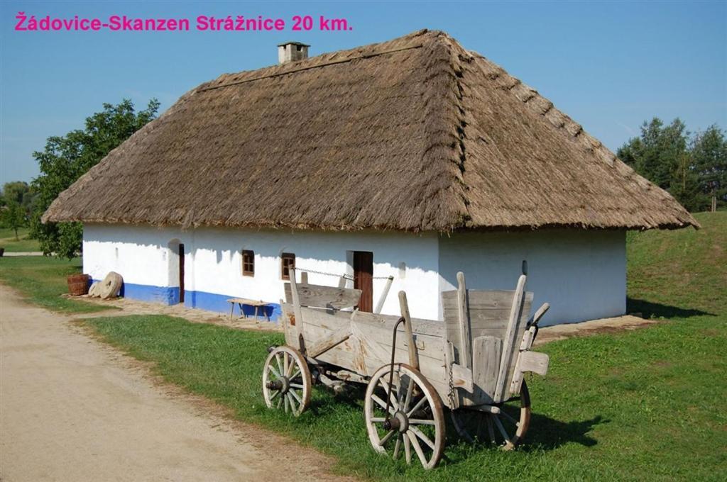 Cyklo Ubytovani A Vinny Sklep Zadovice Extérieur photo